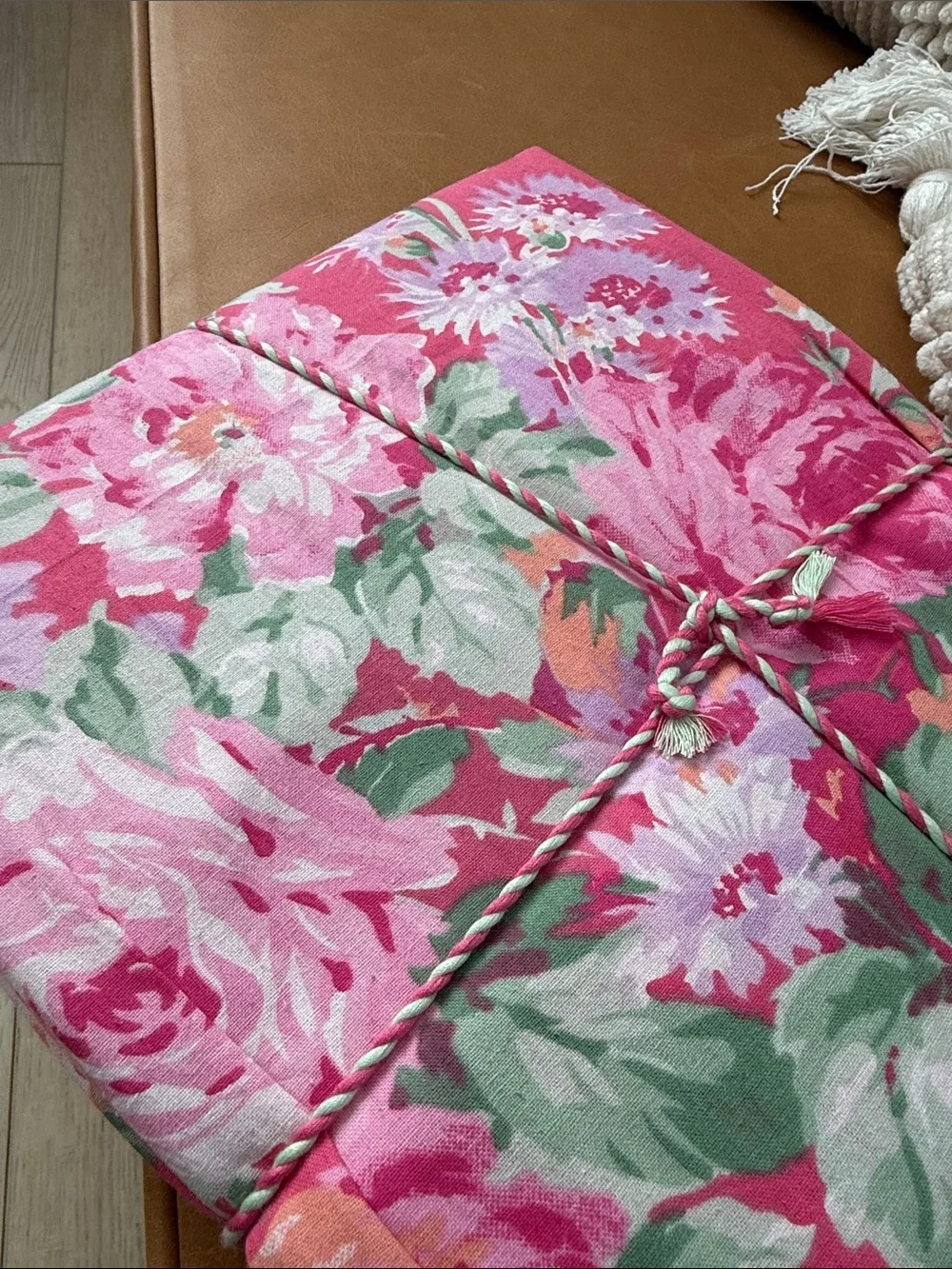 April Cornell cottage Rose table cover tablecloth 60” X 120” table for 8-10
